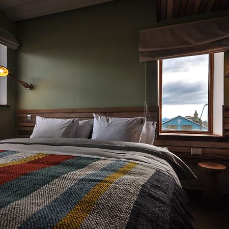 Hotel Vendaval Puerto Natales Exteriör bild