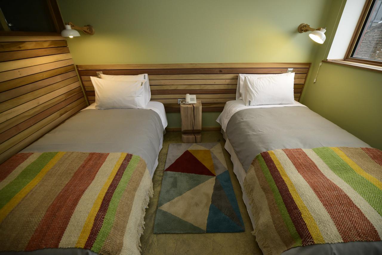 Hotel Vendaval Puerto Natales Exteriör bild
