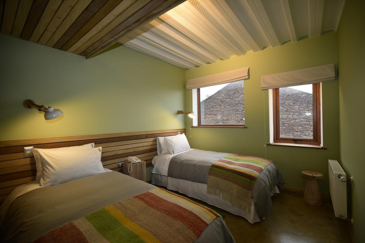 Hotel Vendaval Puerto Natales Exteriör bild